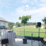 Setting Kinderwillkommensfest im eigenen Garten